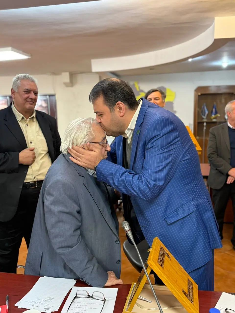 هفته پژوهش - 11